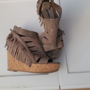 Fringe wedges